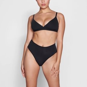 SKIMS Crossover Bralette